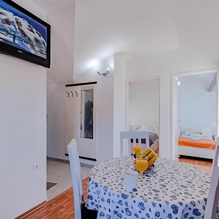 Beautiful Apartment In Vela Luka With Wifi Esterno foto