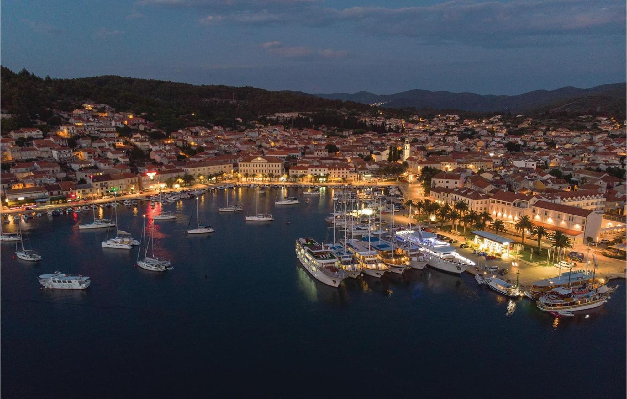 Beautiful Apartment In Vela Luka With Wifi Esterno foto